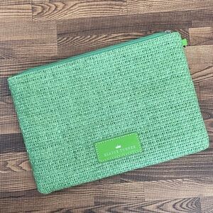 Elaine Turner Green Woven Straw Clutch